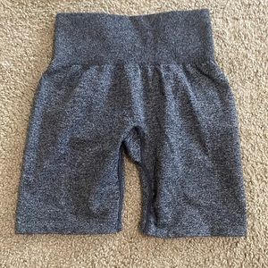 NVGTN speckled scrunch shorts